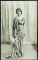 Isadora Duncan - Photograph in a Long Robe