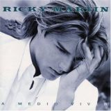 Ricky Martin - A Medio Vivir 